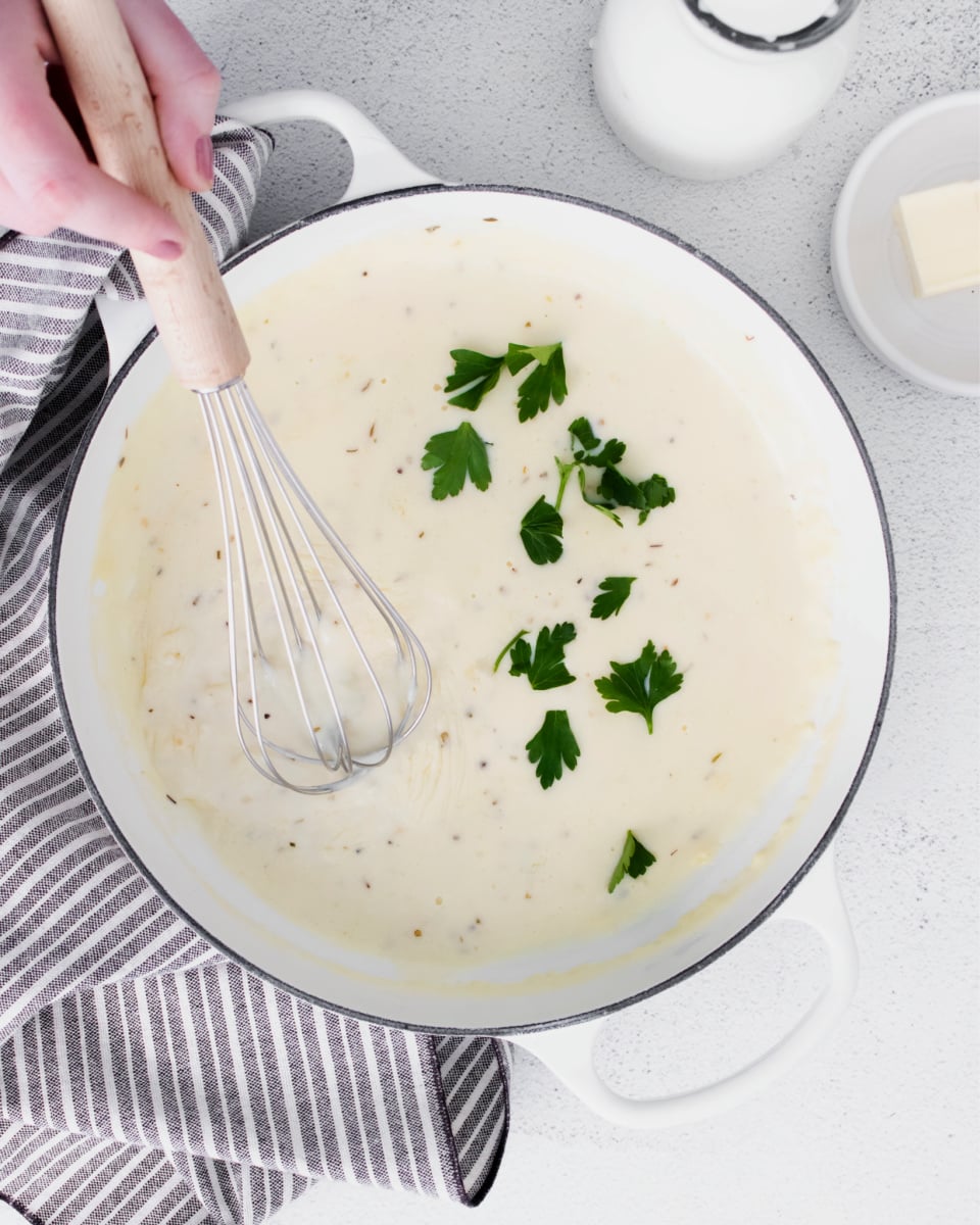Butter and garlic cream sauce - a 5 minute sauce that goes perfect over anything #buttergarlic #creamsauce #happilyunprocessed