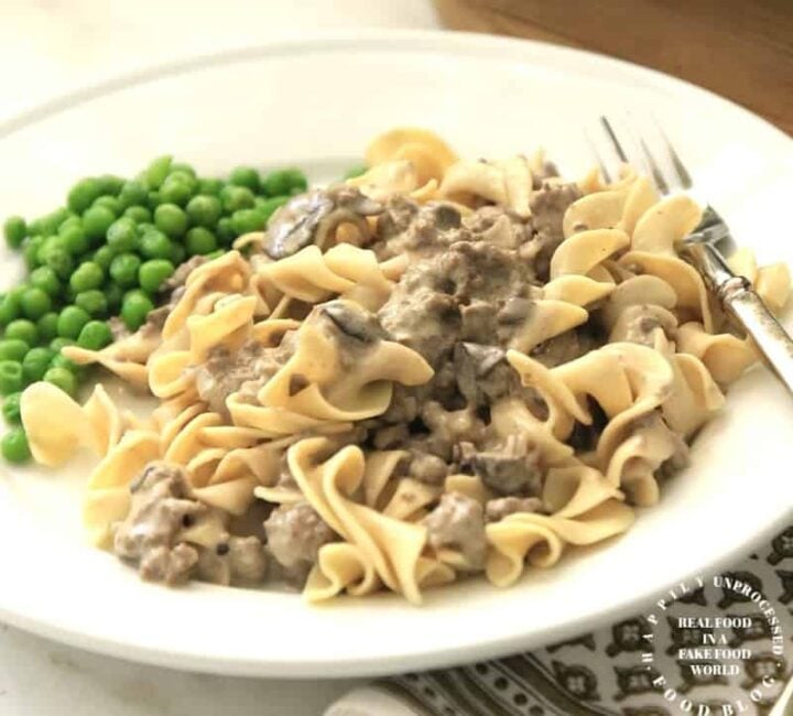 GROUND BEEF STROGANOFF - easy weeknight dinner with ground beef, egg noodles in one skillet #groundbeef #stroganoff #weeknightdinner #happilyunprocessed