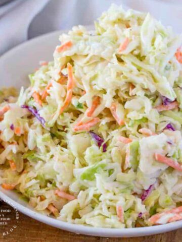 CLASSIC SUMMER COLESLAW RECIPE- Perfect as a side dish or with pulled pork #coleslaw #summerside #bbq #grilling #happilyunprocessed