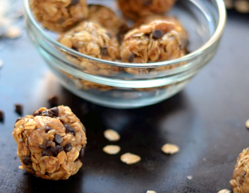 peanut butter & oat energy bites