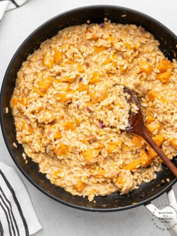 BUTTERNUT SQUASH RISOTTO - Creamy risotto with sweet butternut squash #risotto #squash #butternut #cleaneating #happilyunprocessed