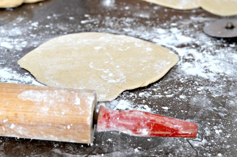 naan-bread-rolling