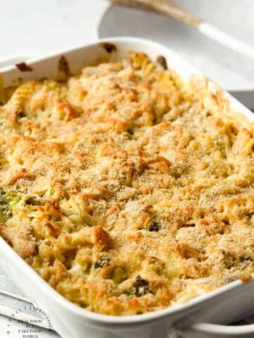 TURKEY TETRAZZINI - leftover turkey is transformed in this hearty comforting homemade casserole #turkey #thanksgiving #casserole #happilyunprocessed