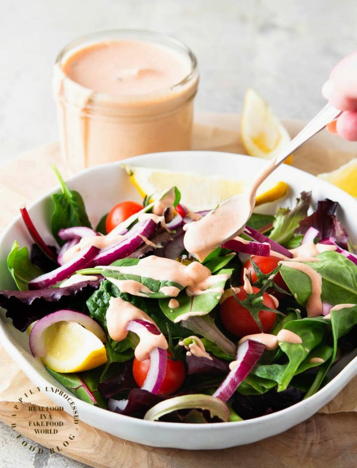 HOMEMAD RUSSIAN DRESSING - spicy, tangy, sweet all in one. The perfect dressing for salad, to dip french fries, or on top of a Reuben #russiandressing #salad #healthy #happilyunprocessed