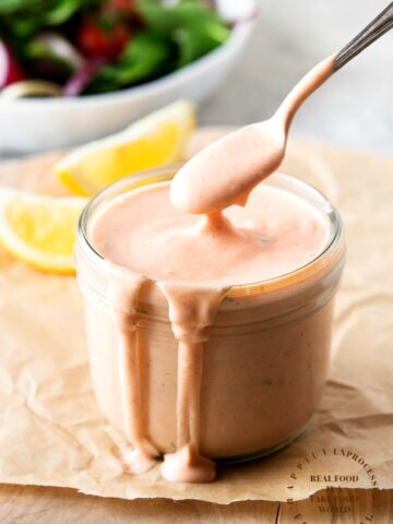 HOMEMAD RUSSIAN DRESSING - spicy, tangy, sweet all in one. The perfect dressing for salad, to dip french fries, or on top of a Reuben #russiandressing #salad #healthy #happilyunprocessed