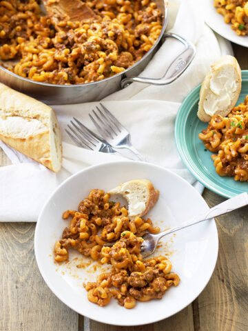 A copycat version of Hamburger Helper cheeseburger skillet that's healthier and homemade #oneskillet #whatsfordinner