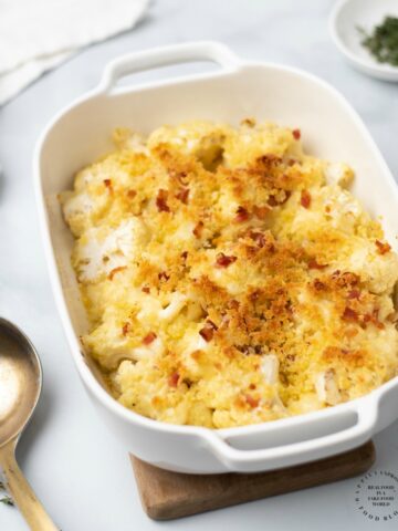 LOW CARB CAULIFLOWER GRATIN - a most decadent and memorable side dish #cauliflower #sidedish #cheesycauliflower