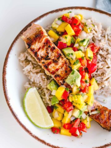 Healthy Grilled Salmon with Lime Mango Salsa