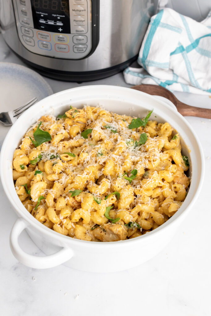 Instant Pot Creamy Garlic Parmesan Pasta with Chicken and Spinach