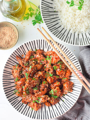 Sesame Chicken in the Air fryer is crispy, crunchy and delicious