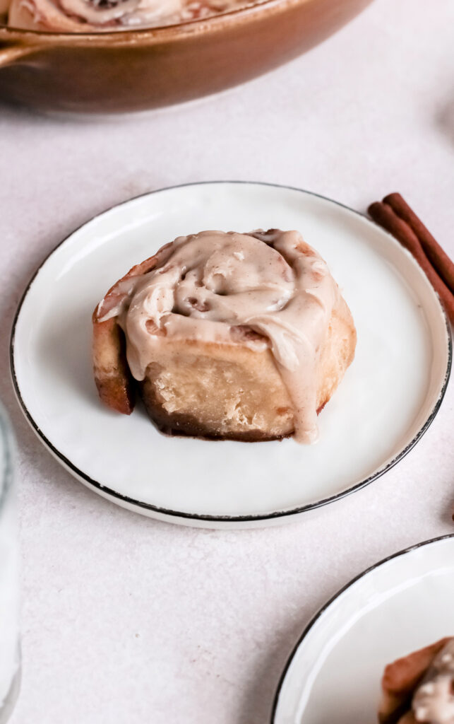 gingerbread cinnamon rolls with cream cheese frosting