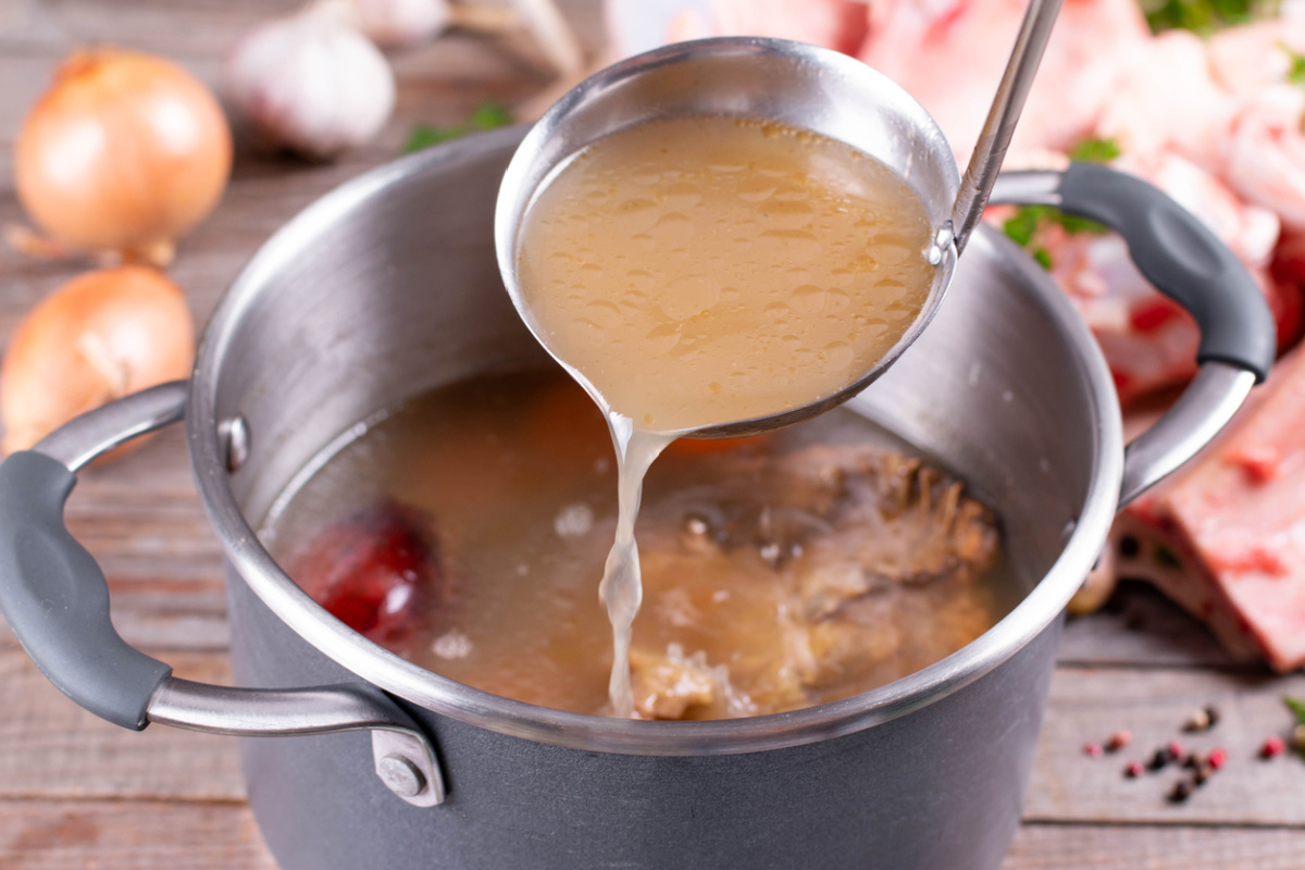 Homemade chicken broth