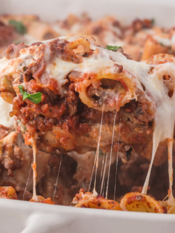 baked rigatoni with hearty meat sauce